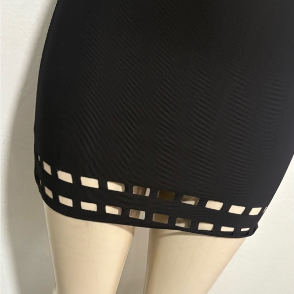 Chic Black Sleeveless Mini Dress - Picture 3 of 8